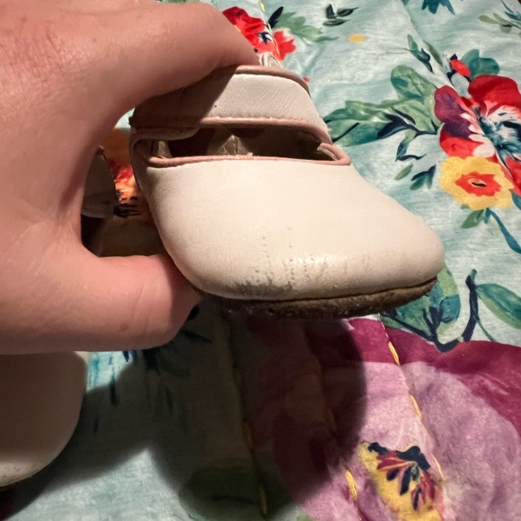 Livie & Luca shoes size 12-18 months - Picture 3 of 5